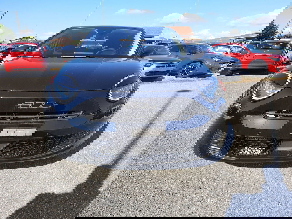 Fiat 600 nuova a La Spezia (2)