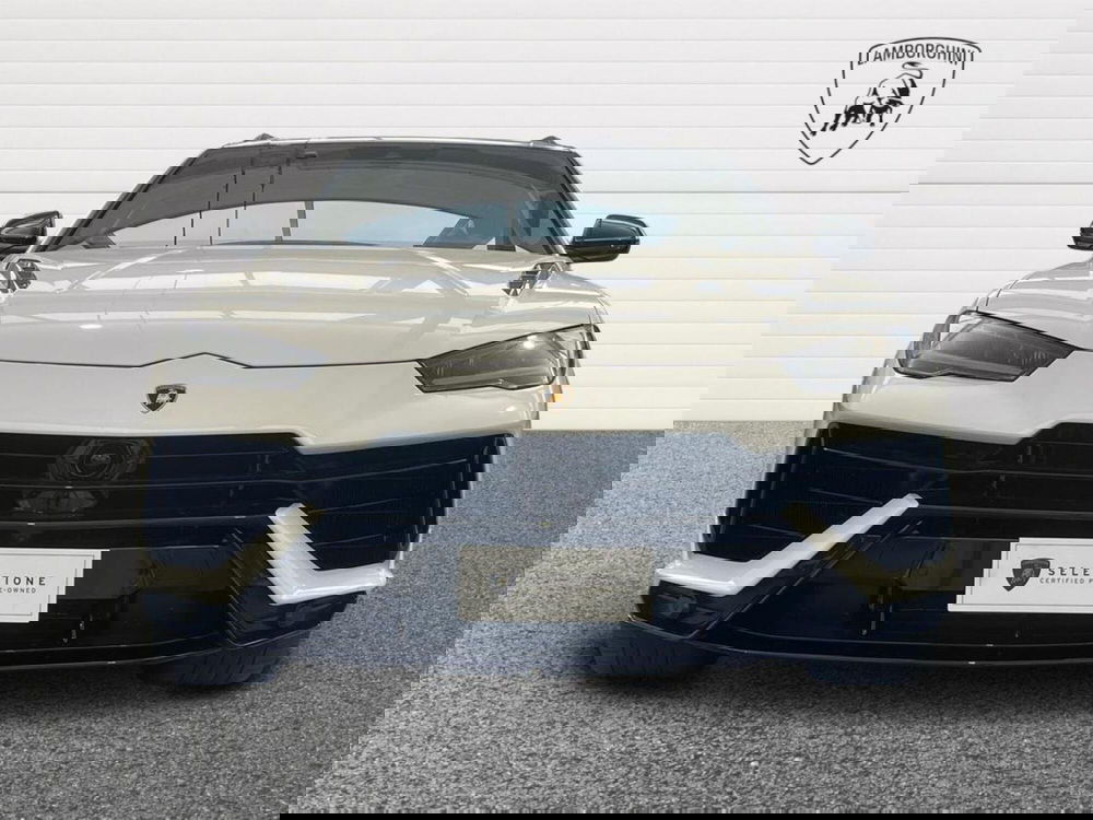 Lamborghini Urus nuova a Bari (2)