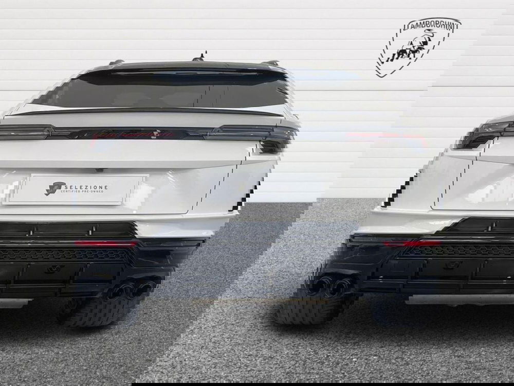 Lamborghini Urus nuova a Bari (3)