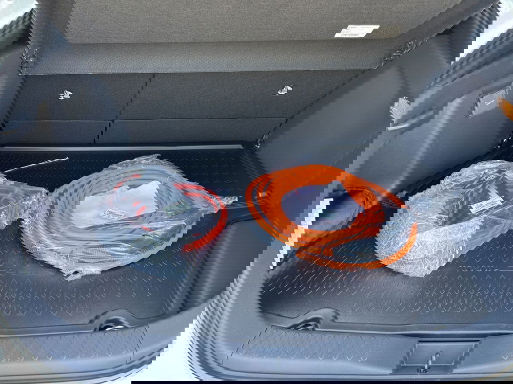 Toyota Toyota C-HR nuova a Ferrara (12)