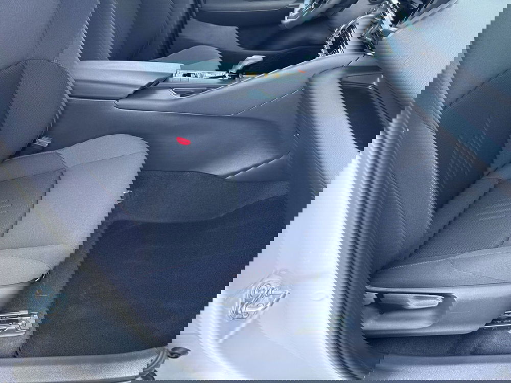 Toyota Toyota C-HR nuova a Ferrara (9)