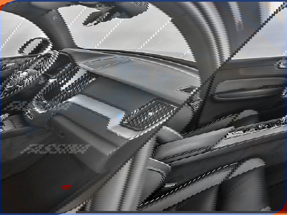 Volvo XC60 usata a Milano (12)