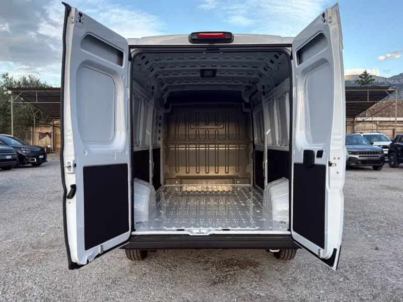 Peugeot Boxer Furgone nuova a Palermo (7)