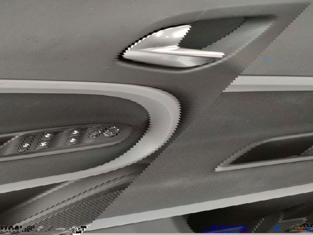 Jeep Avenger nuova a Padova (9)