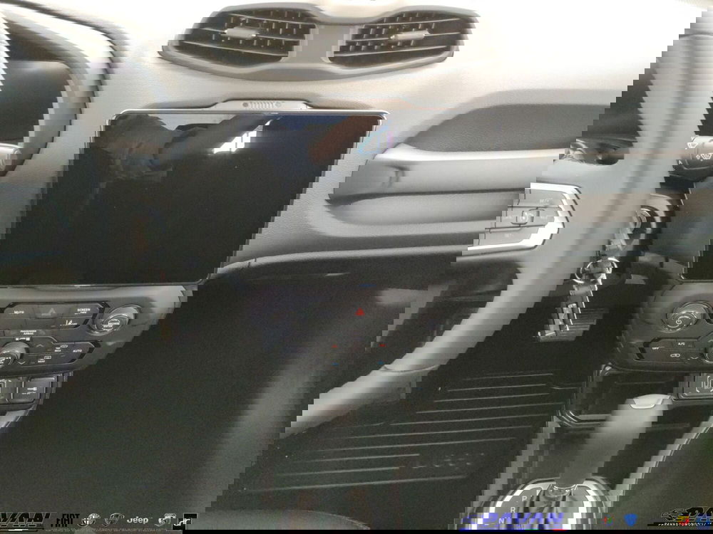 Jeep Renegade nuova a Padova (17)