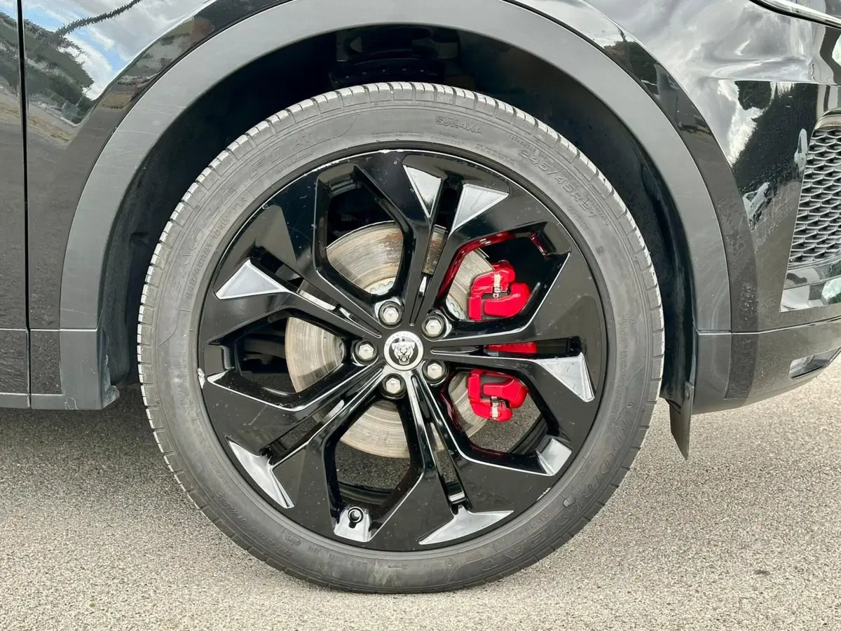Jaguar E-Pace usata a Bari (9)