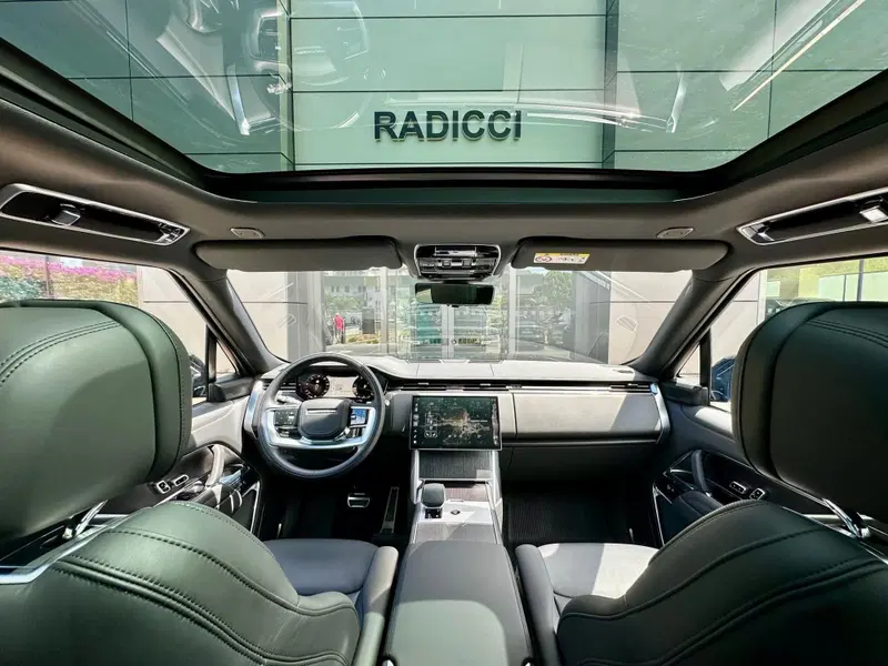 Land Rover Range Rover nuova a Bari (11)