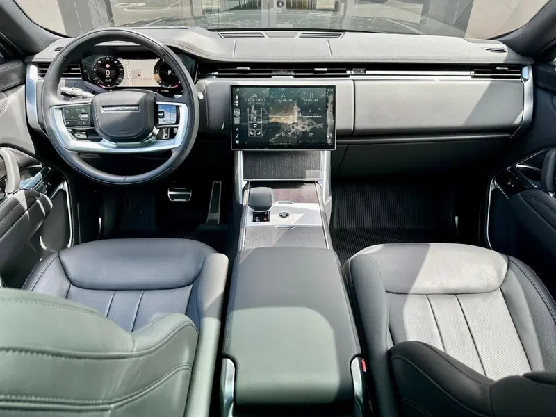Land Rover Range Rover nuova a Bari (4)