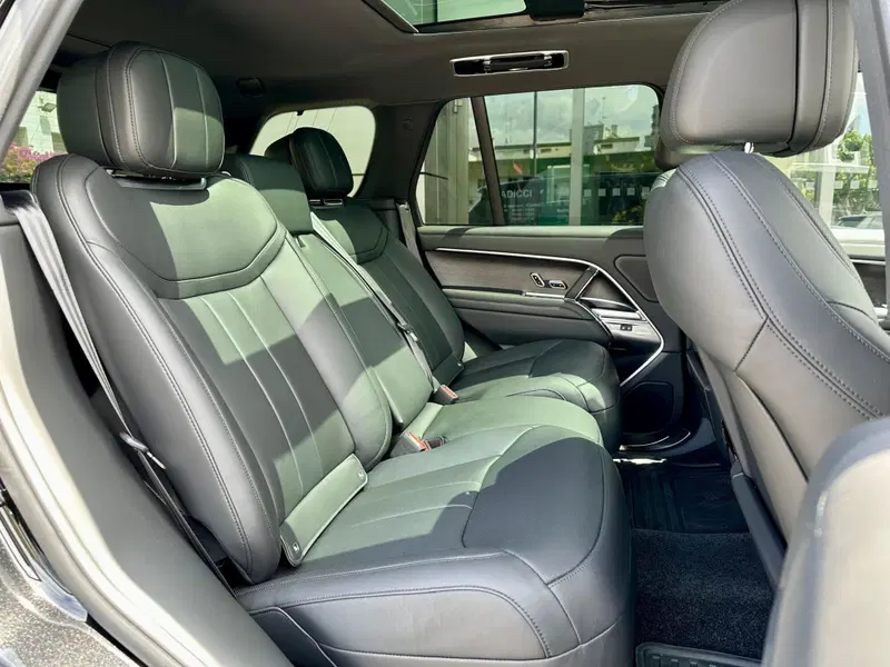 Land Rover Range Rover nuova a Bari (5)