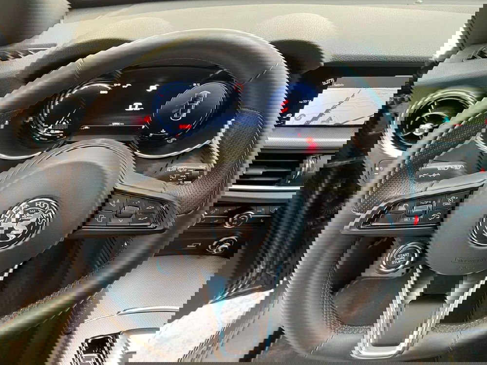 Alfa Romeo Stelvio usata a Milano (12)