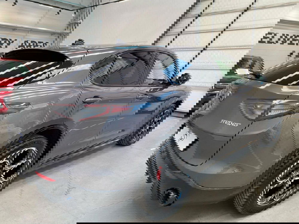 Alfa Romeo Stelvio usata a Milano (5)