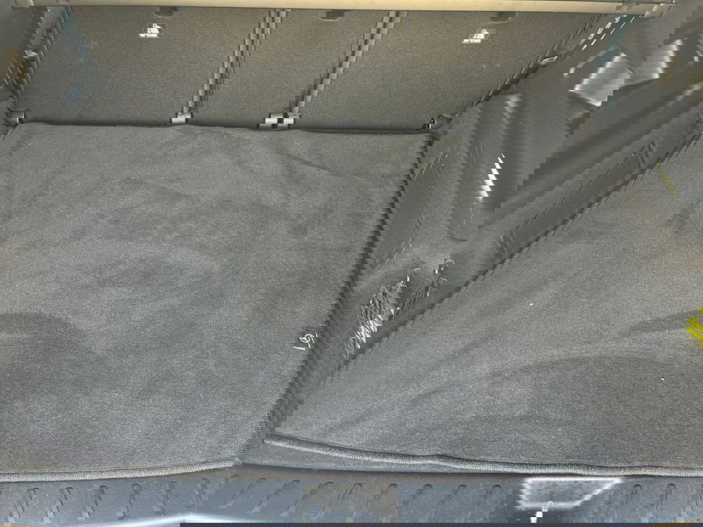 Mercedes-Benz EQB usata a Napoli (16)