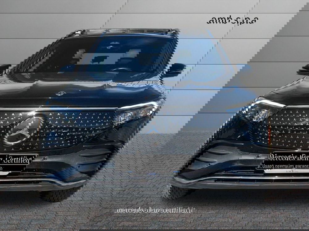 Mercedes-Benz EQB usata a Napoli (3)
