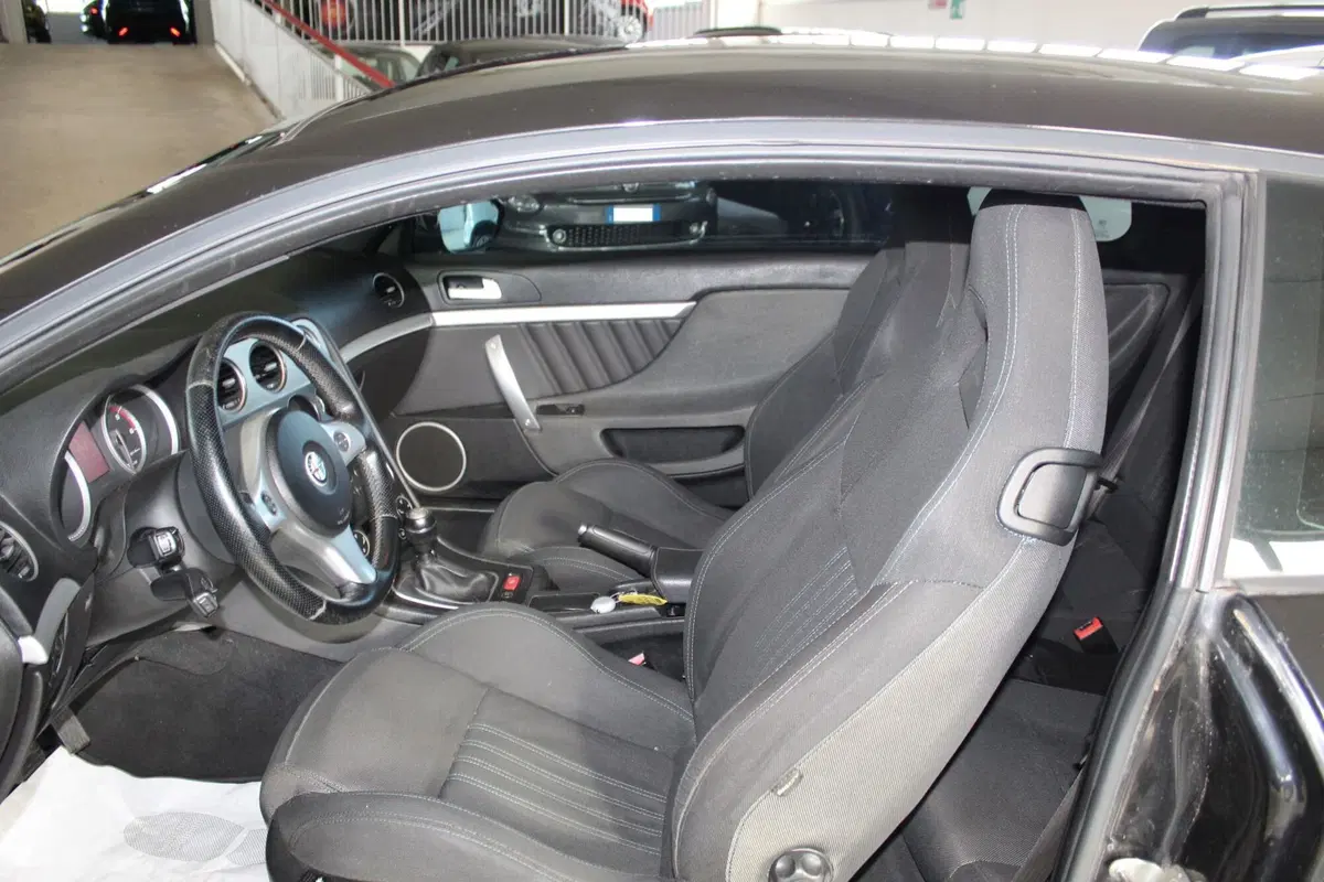 Alfa Romeo Brera usata a Terni (7)