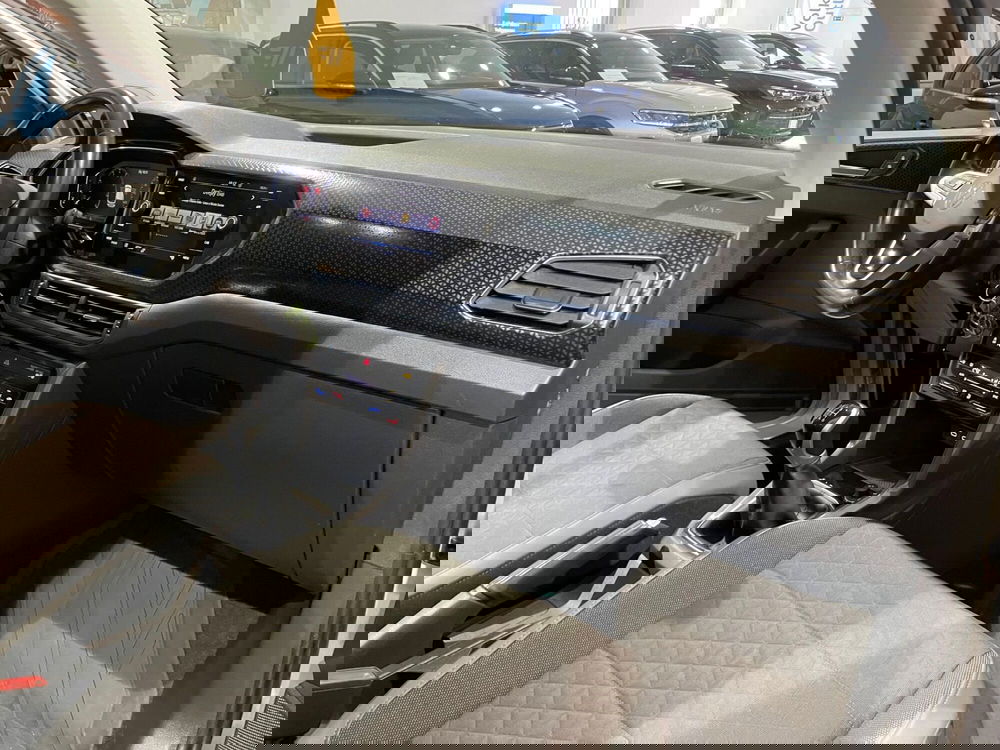 Volkswagen T-Cross usata a Genova (9)