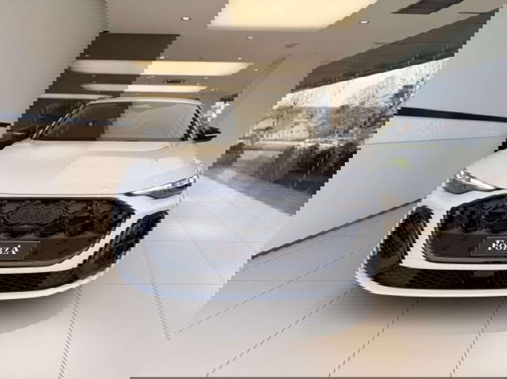 Audi Q5 Sportback nuova a Torino (2)