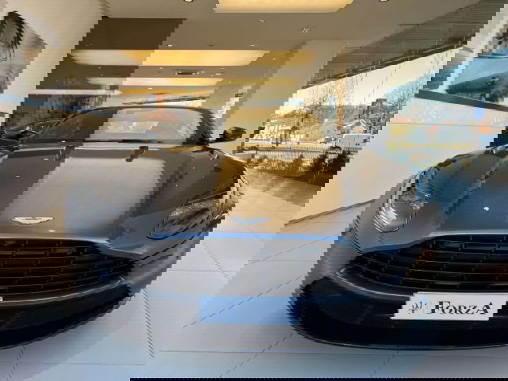 Aston Martin DB11 usata a Torino (2)