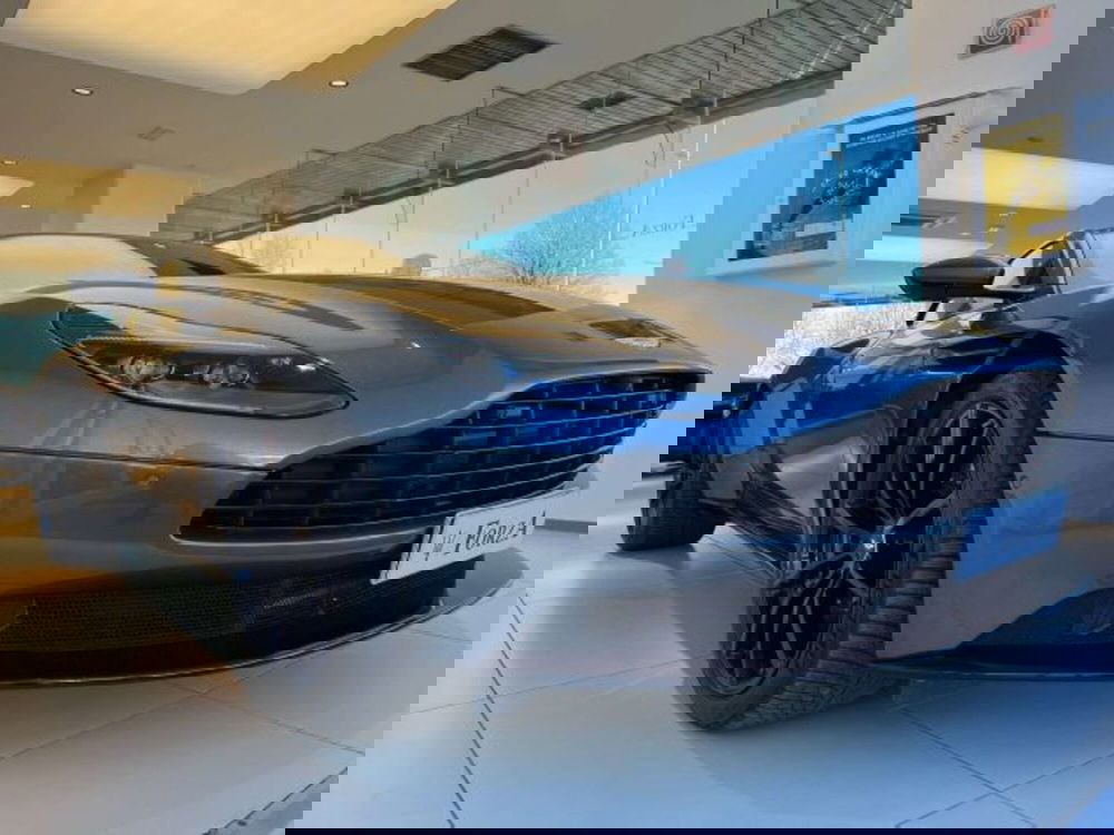 Aston Martin DB11 usata a Torino (3)