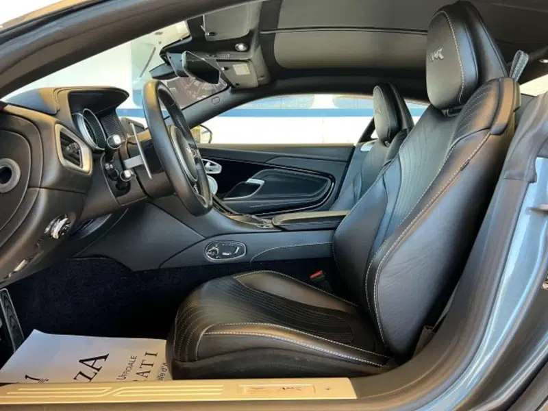 Aston Martin DB11 usata a Torino (5)