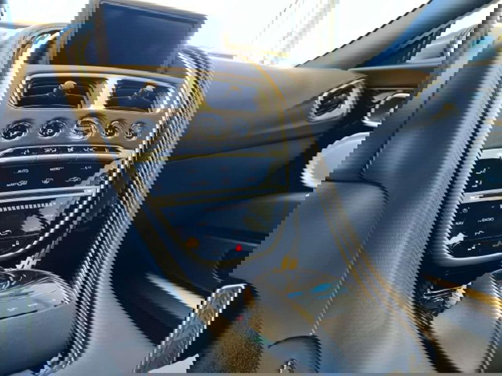 Aston Martin DB11 usata a Torino (9)