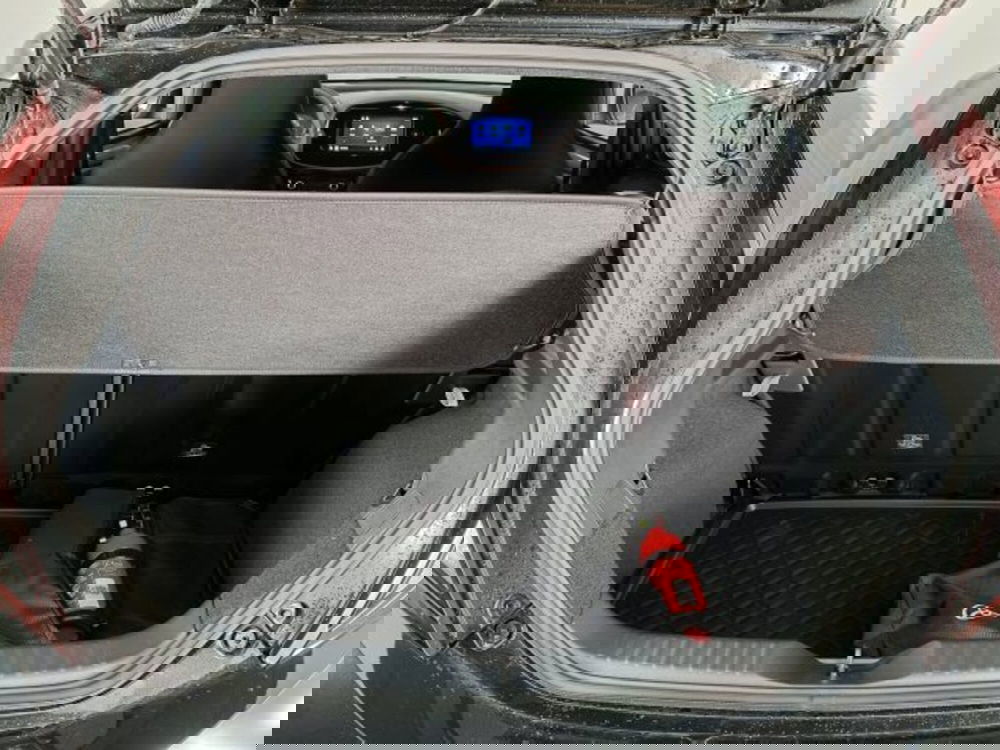 Toyota Aygo X nuova a Teramo (13)