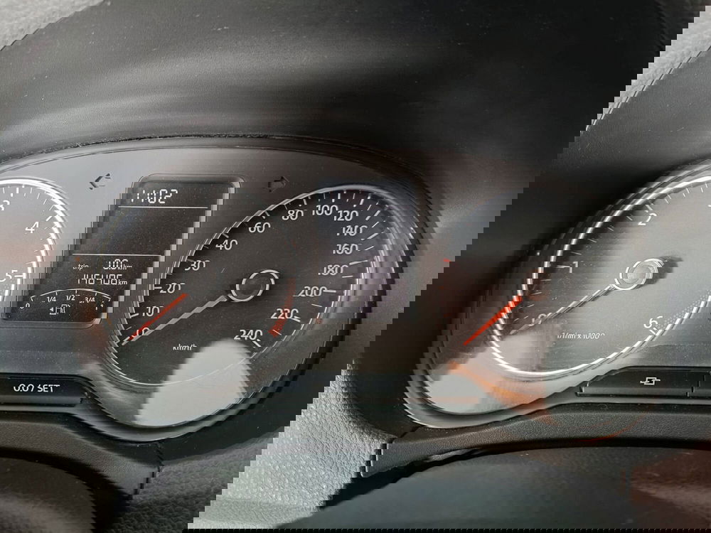 Volkswagen Veicoli Commerciali Amarok usata a Ascoli Piceno (12)