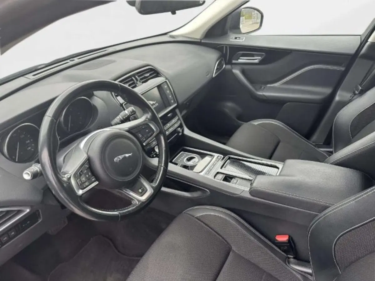 Jaguar F-Pace usata a Siena (11)