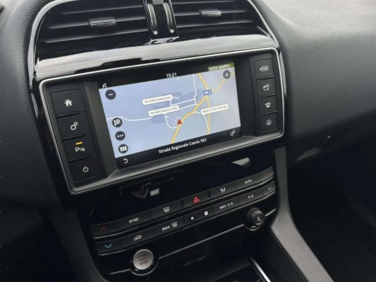 Jaguar F-Pace usata a Siena (13)