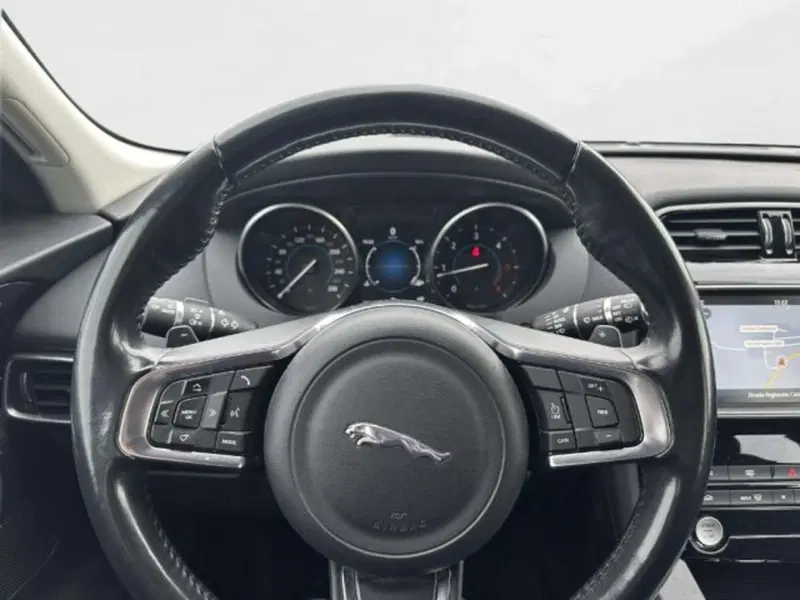 Jaguar F-Pace usata a Siena (15)