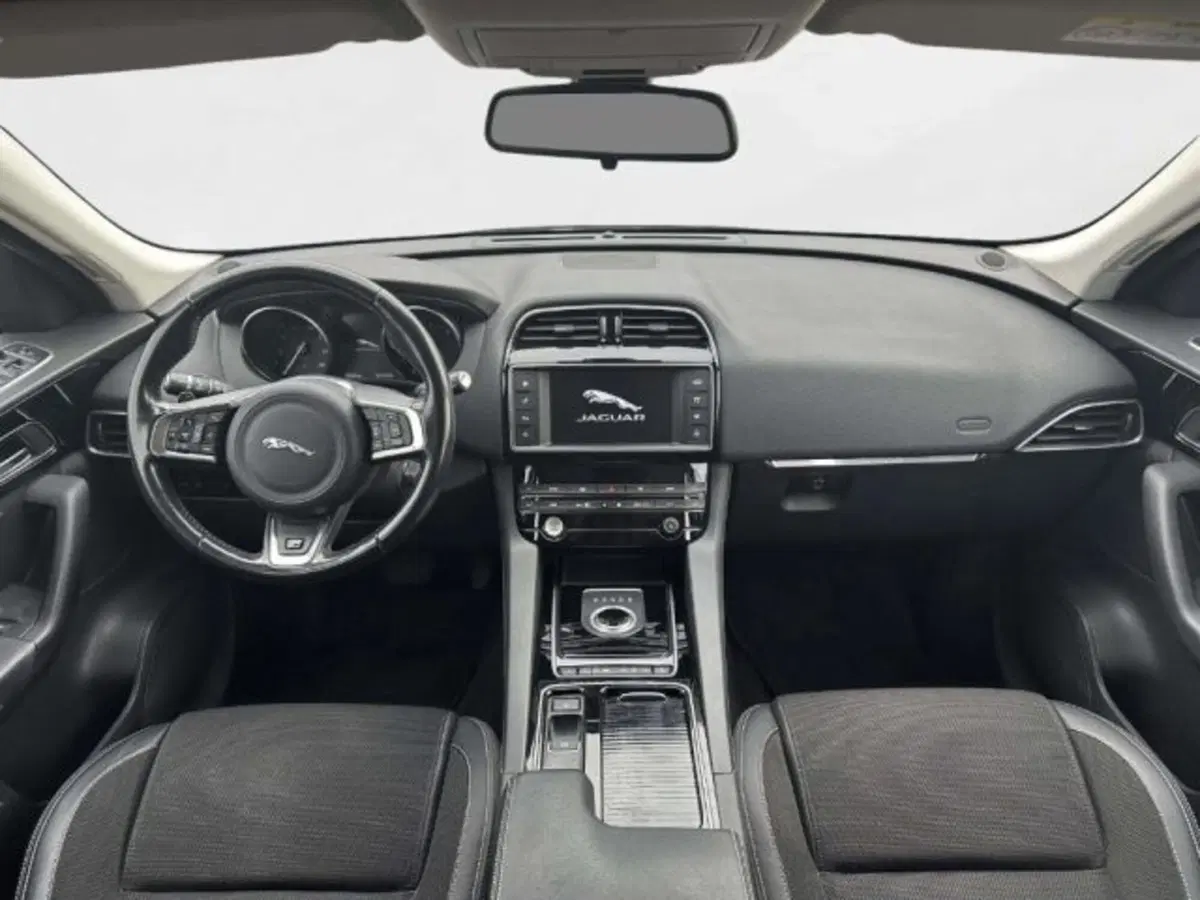 Jaguar F-Pace usata a Siena (6)