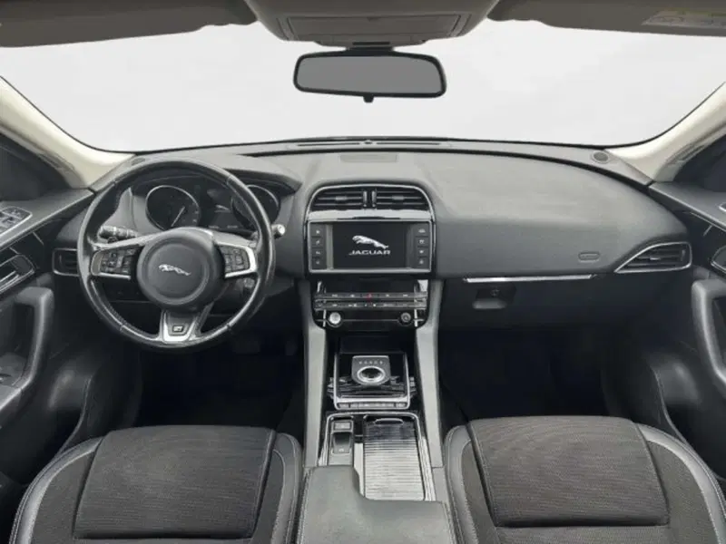 Jaguar F-Pace usata a Siena (6)