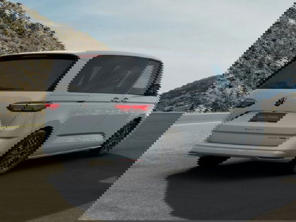 Volkswagen Multivan nuova a Vicenza (5)