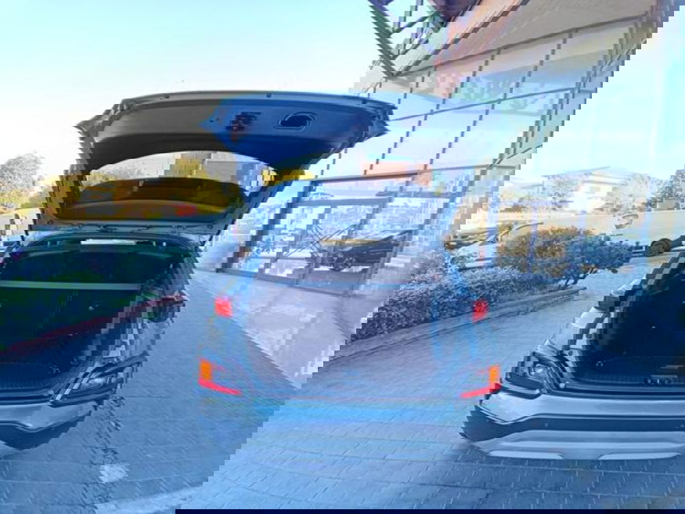 Hyundai Kona usata a Pisa (10)