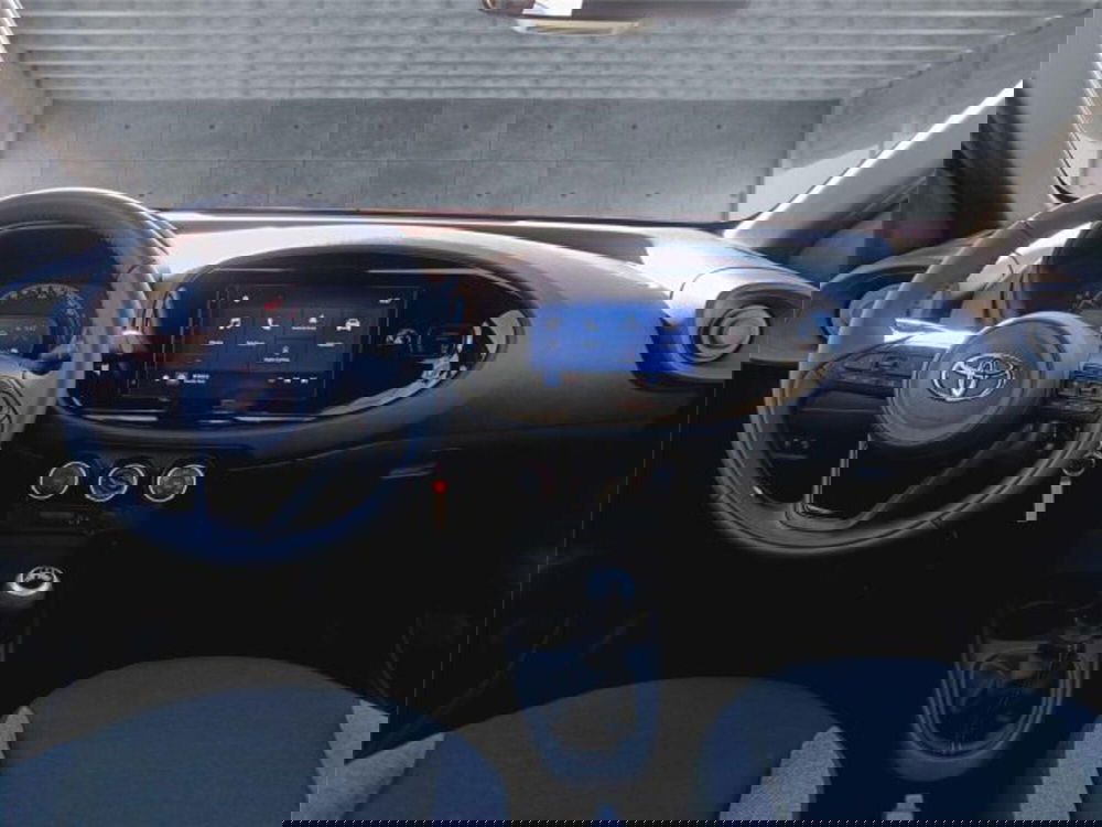 Toyota Aygo X nuova a Bari (12)