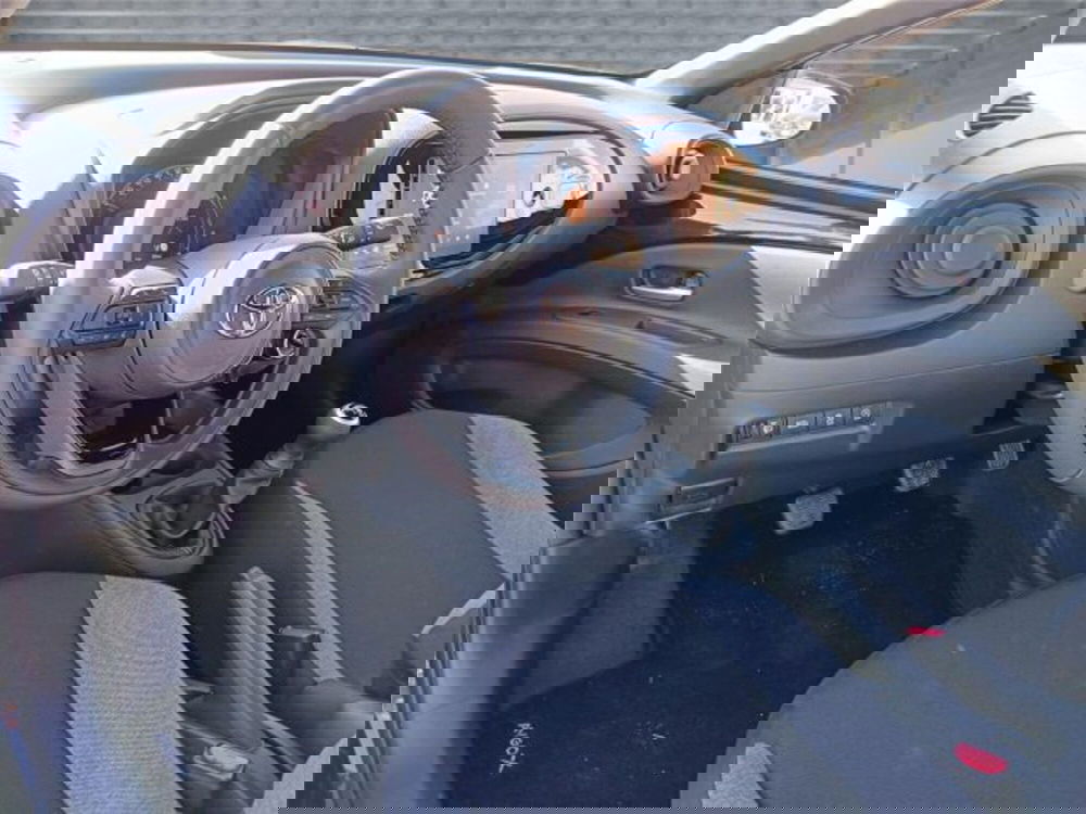 Toyota Aygo X nuova a Bari (9)