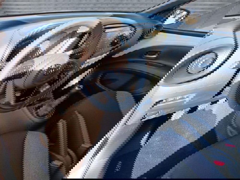 Toyota Aygo X nuova a Bari (10)
