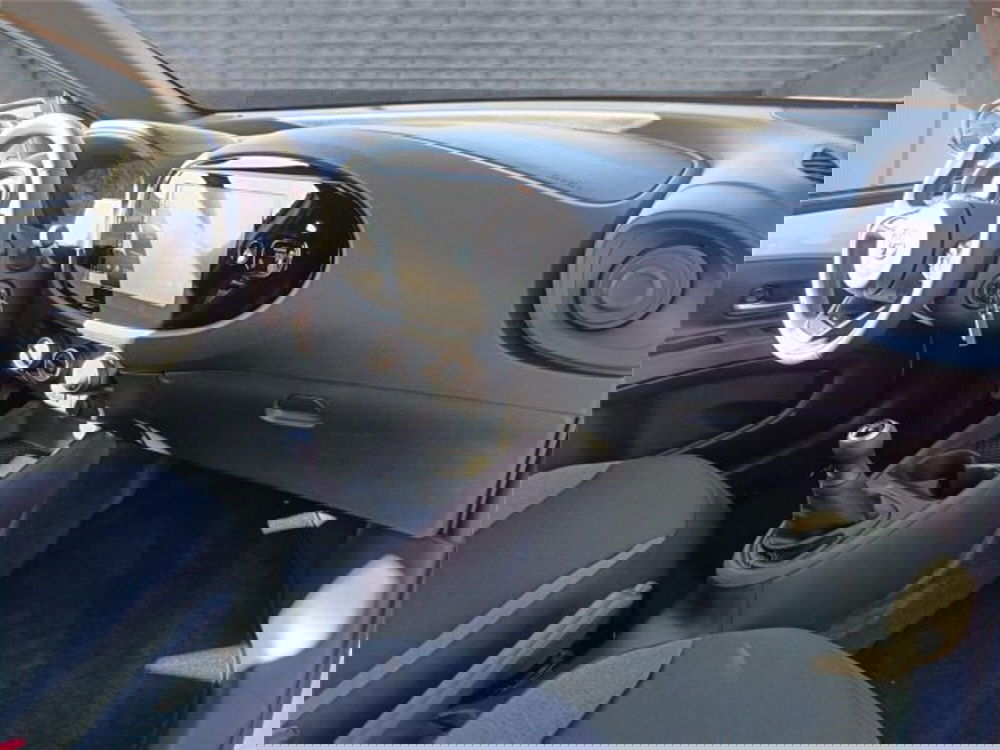 Toyota Aygo X nuova a Bari (12)