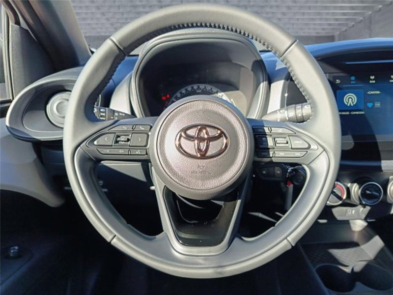 Toyota Aygo X nuova a Bari (14)