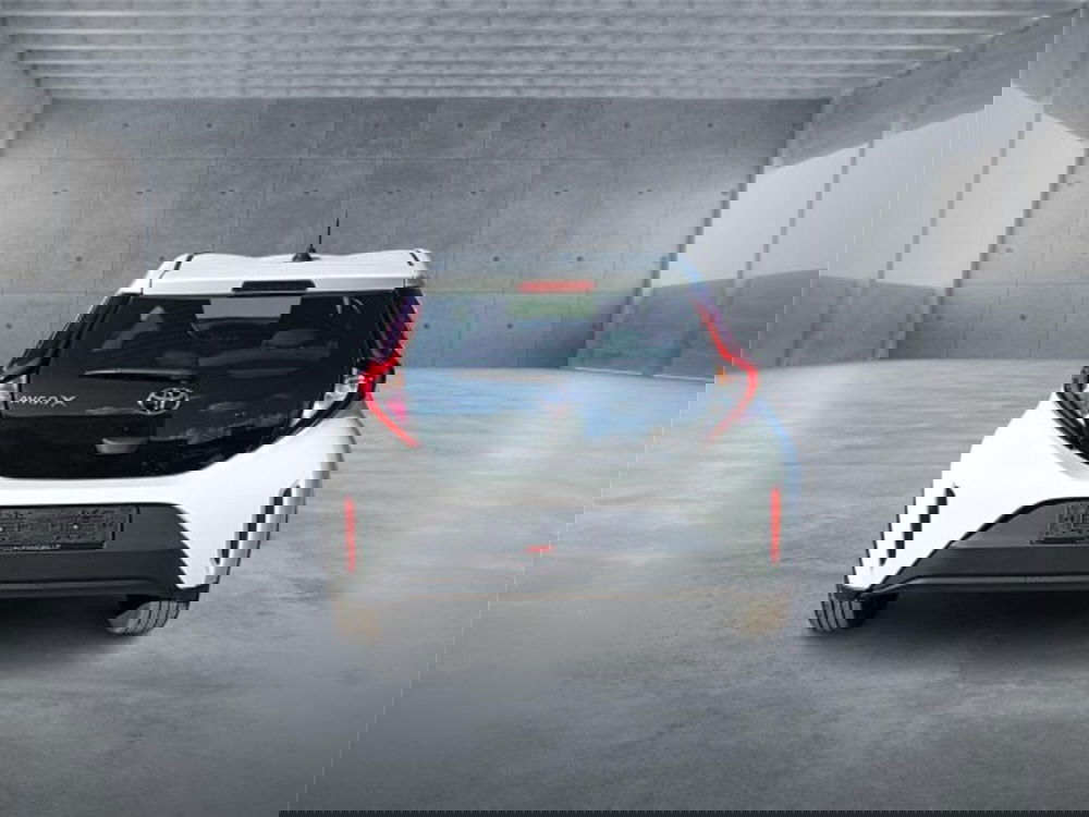 Toyota Aygo X nuova a Bari (5)