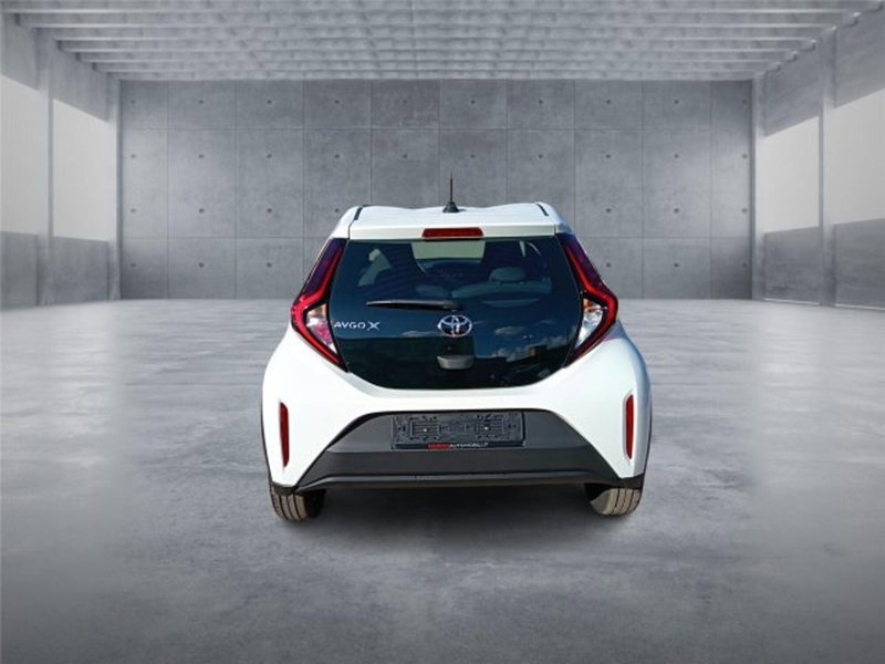 Toyota Aygo X nuova a Bari (5)