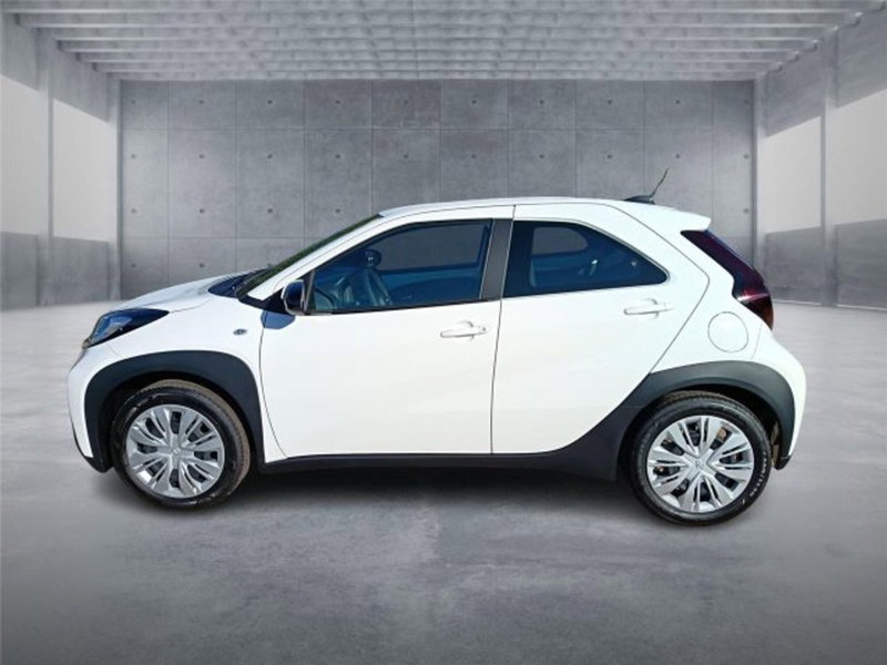 Toyota Aygo X nuova a Bari (7)