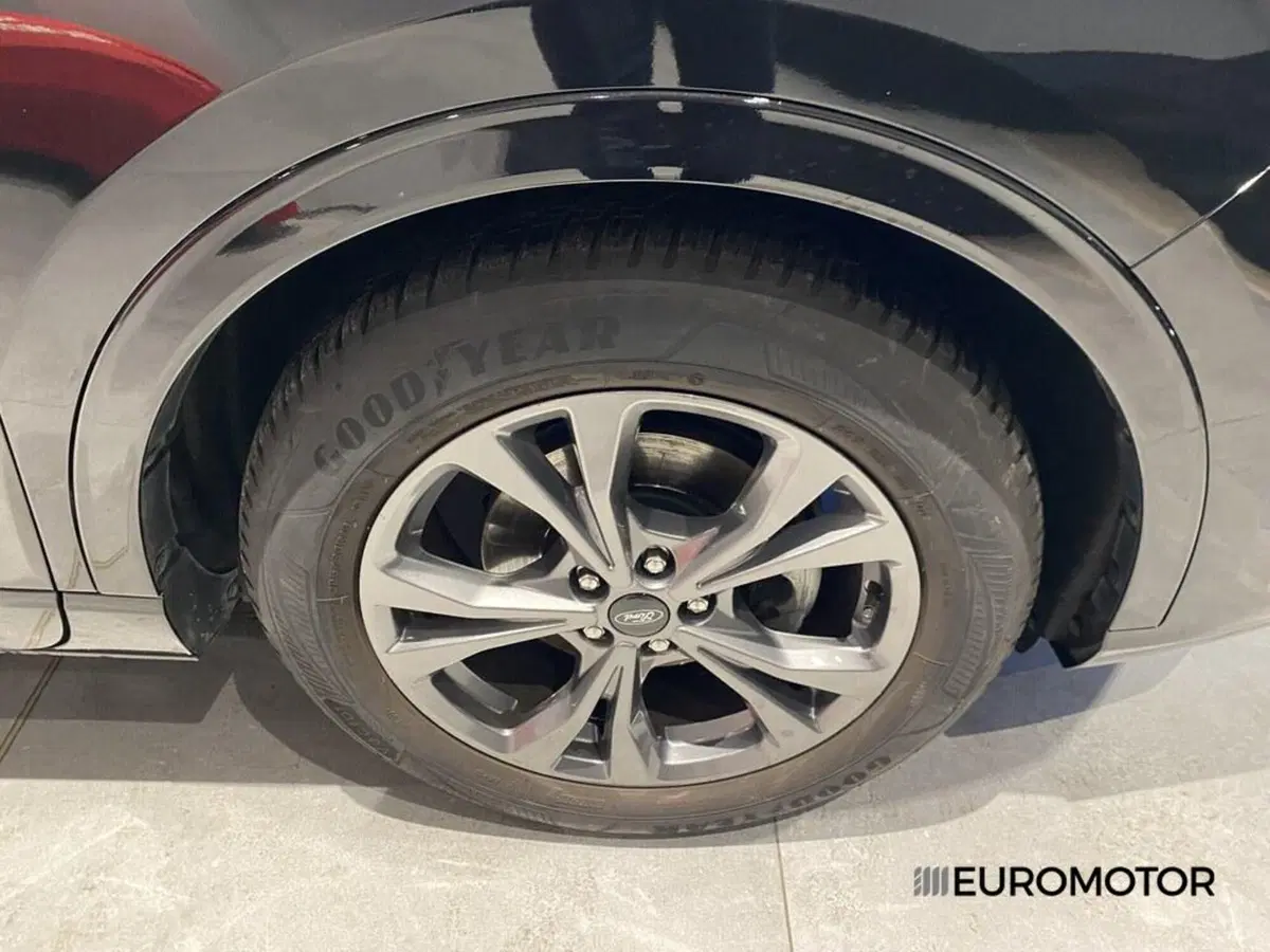 Ford Kuga usata a Bari (5)