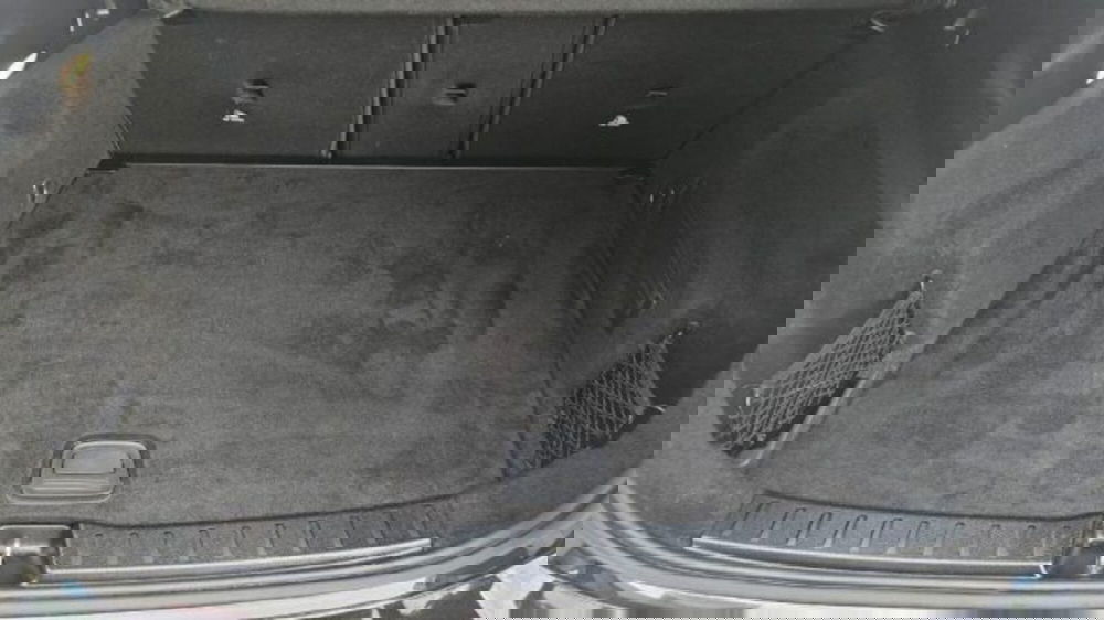 Mercedes-Benz GLA SUV usata a Lucca (11)