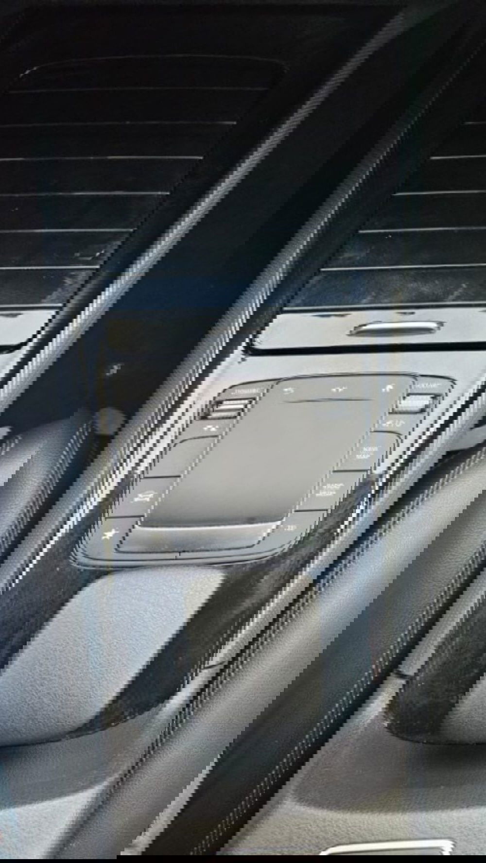 Mercedes-Benz GLA SUV usata a Lucca (16)