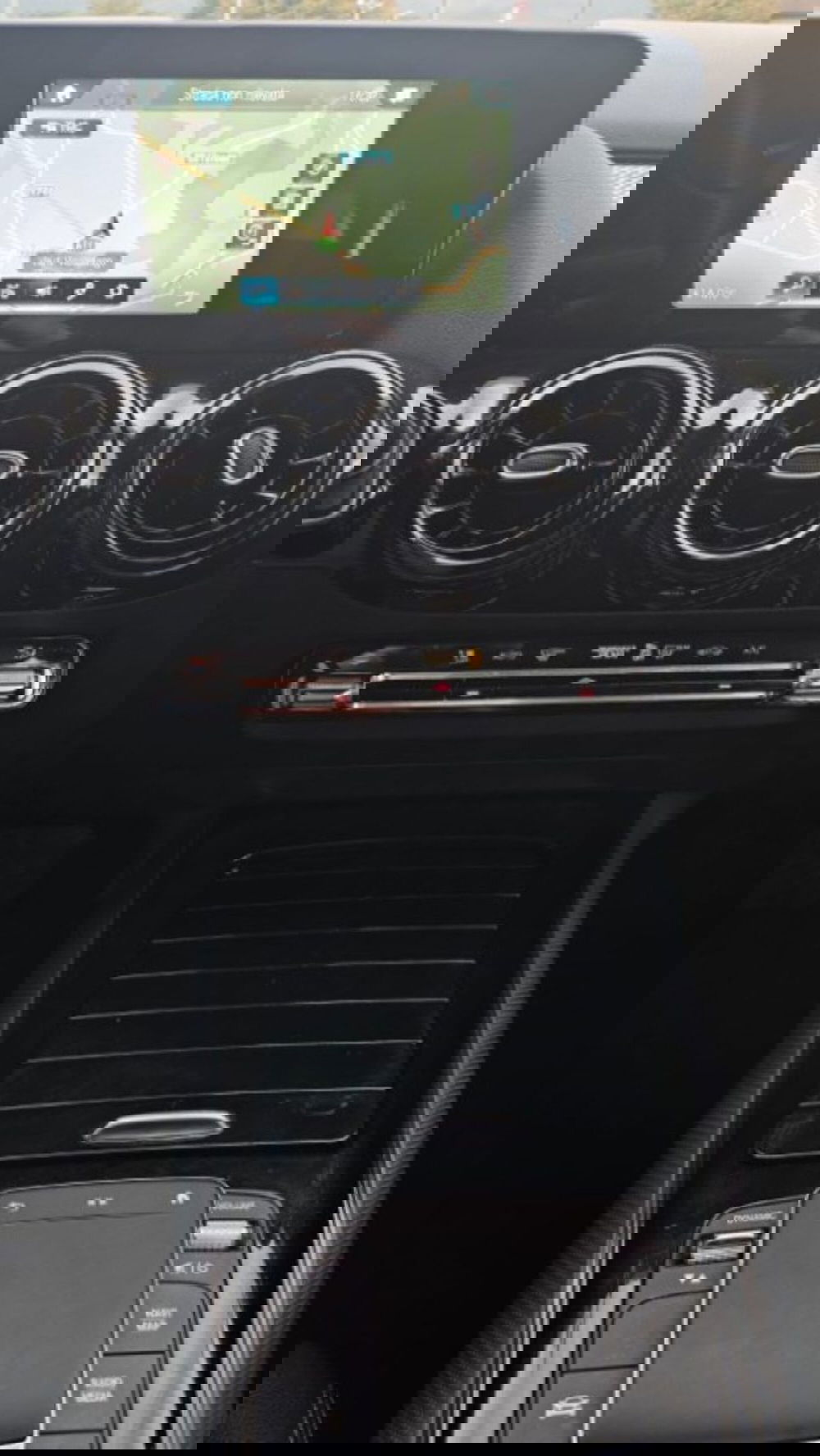 Mercedes-Benz GLA SUV usata a Lucca (18)