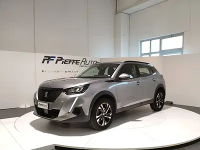 Peugeot 2008 PureTech 130 S&amp;S Allure del 2020 usata a L'Aquila