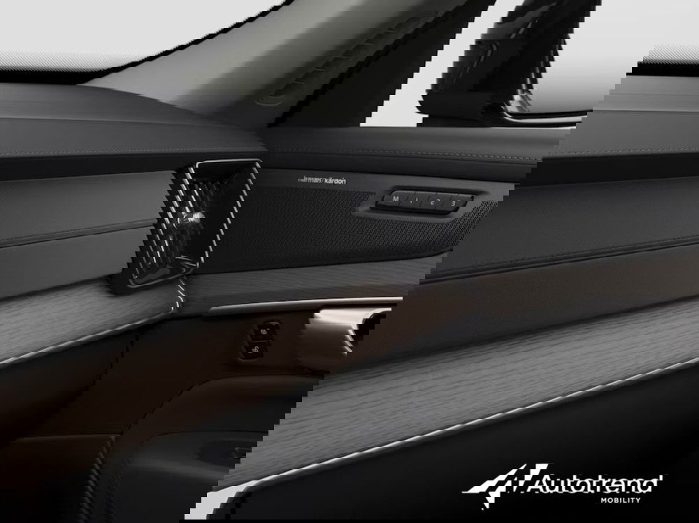 Volvo XC90 usata a Bari (11)