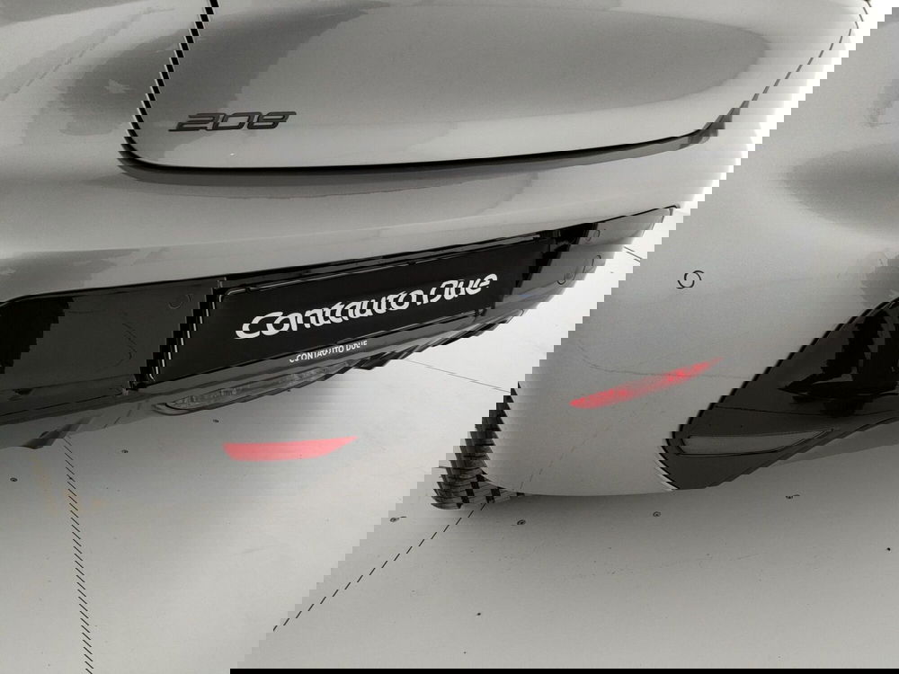 Peugeot 208 nuova a Caserta (10)