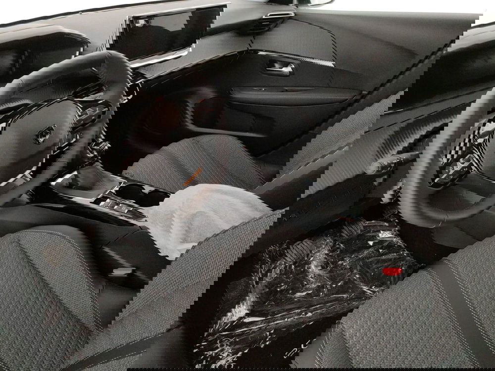 Peugeot 208 nuova a Caserta (11)