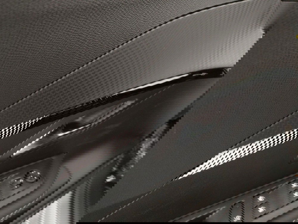 Peugeot 208 nuova a Caserta (15)